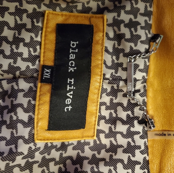 Black rivet leather jacket - Picture 2 of 7